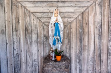 Podmilacje, Bosna-Hersek. Bosna-Hersek 'teki St. John Kilisesi' nin iç kesiminde.