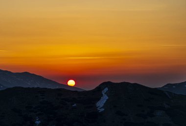 Avrupa 'nın dağlarında gün doğumu