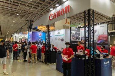 Taipei, Tayvan - 6 Ekim 2024 Canon kamera sergisi Taipei şehrinde