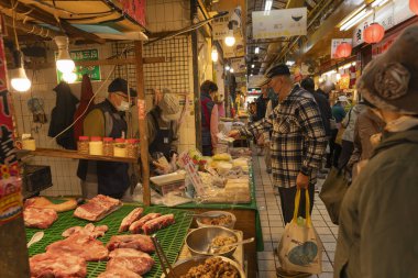 Taipei, Tayvan, 5 Ocak 2025, Tayvan geleneksel pazarı, domuz tezgahı, Dongsanshui Caddesi Pazarı