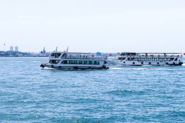 İstanbul Boğazı veya Boğazı 'ndan geçen feribot yolcuları