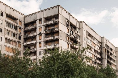  Harkiv 'deki Pivnichna Saltivka' da yıkılmış evler. Fotoğraflar Ağustos 2023 'te çekildi..