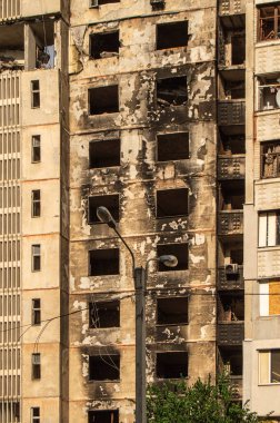  Harkiv 'deki Pivnichna Saltivka' da yıkılmış evler. Fotoğraflar Ağustos 2023 'te çekildi..