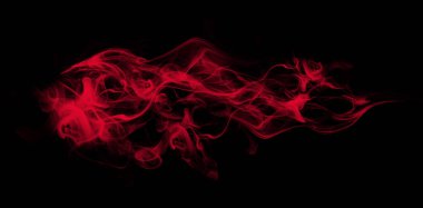 Kırmızı dumanın girdabı siyah arka planda merkezde kıvrılarak odak ateşine benzer bir etki yaratıyor..