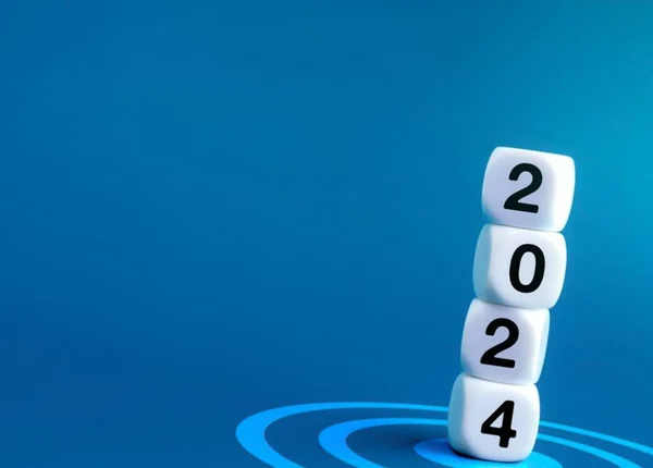 Mutlu yıllar 2024, dijital dünya haritalı 3d dünya küresi 2024 yıllık arama simgesi ve yükselen ok, mavi arkaplan üzerindeki trend büyüme grafiği ile beyaz blok yığınına yerleştirildi.