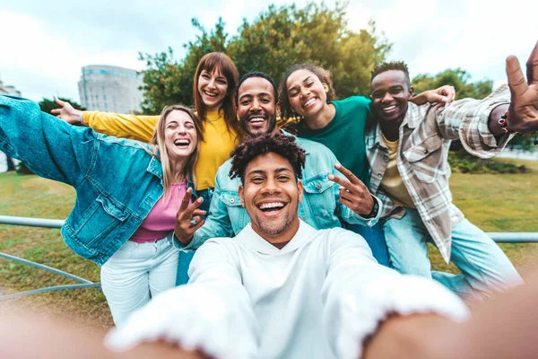 Multiracial Group Friends Taking Selfie Picture Walking City Street — Stock Photo, Image