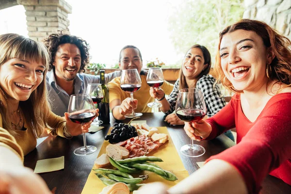 Multiracial Young People Eating Food Having Fun Home Party — Stock Photo, Image