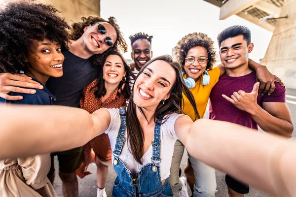 Multicultural Happy Friends Having Fun Taking Group Selfie Portrait City — Stock fotografie