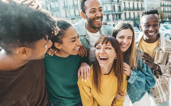 Happy Friends Group Talking Laughing Out Loud — Stock Photo, Image
