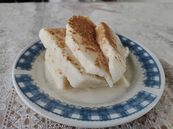 Donmuş peynir, tipik vanilyalı ve tarçınlı tatlı Arequipa, Peru 'dan..