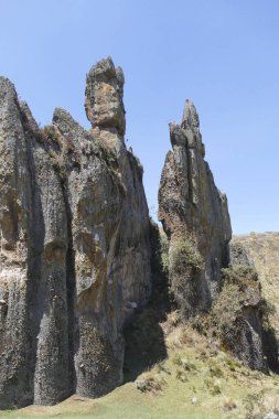 Cajamarca, Peru 'da Cumbemayo' da garip volkanik kaya oluşumları bulundu..