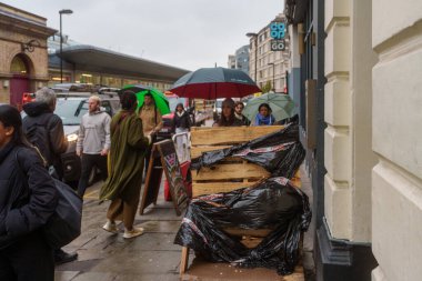 Londra / İngiltere; 07 Kasım 2023: Farringdon Road for Emergency Gas Works 'ün Acil Kapanışı
