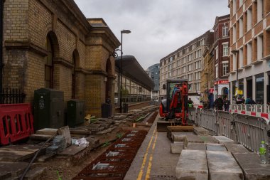 Londra / İngiltere; 07 Kasım 2023: Farringdon Road for Emergency Gas Works 'ün Acil Kapanışı