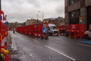 Londra / İngiltere; 07 Kasım 2023: Farringdon Road for Emergency Gas Works 'ün Acil Kapanışı