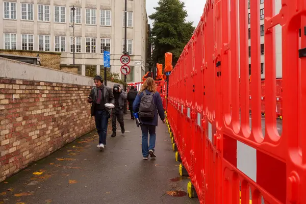 Londra / İngiltere; 7 Kasım 2023: Farringdon Road, Londra 'da acil gaz işlemleri yapılıyor