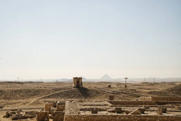 Mısırın antik tapınağının kalıntıları..