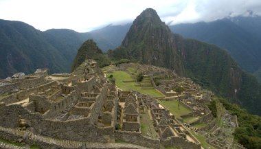 Machu Pichu 'nun yıkıntıları.