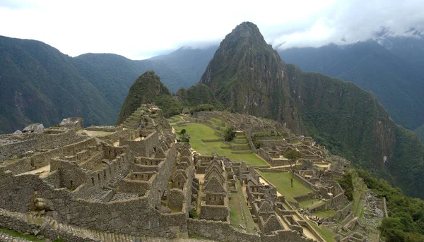 Machu Pichu 'nun yıkıntıları.
