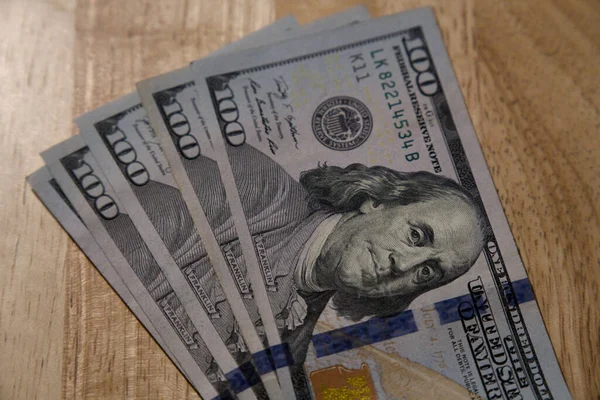 Alebrije el yapımı seramik oyuncak köpek.