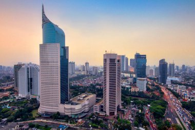 Jakarta resmi olarak Endonezya 'nın başkenti olan Jakarta' nın başkentidir. Jakarta, Endonezya 'nın ekonomi, kültür ve siyasetinin merkezidir. 22 05 2023