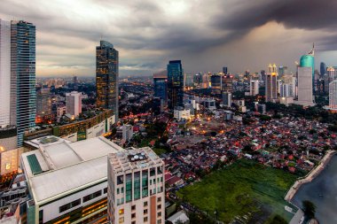 Jakarta resmi olarak Endonezya 'nın başkenti olan Jakarta' nın başkentidir. Jakarta, Endonezya 'nın ekonomi, kültür ve siyasetinin merkezidir. 22 05 2023