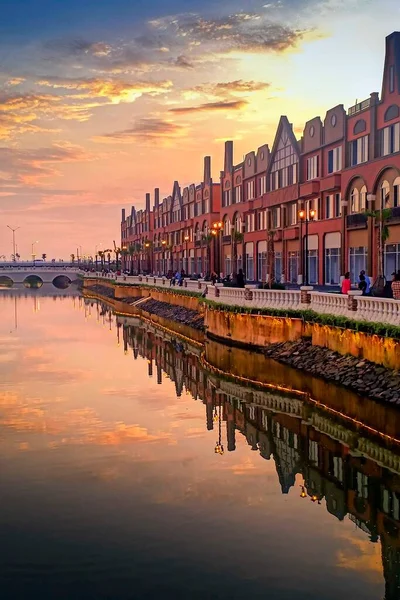 北ジャカルタのPik2インドネシアは アムステルダムの運河に似た新しいエリアで 露店やお店が軒を連ねています 2023年5月29日 — ストック写真