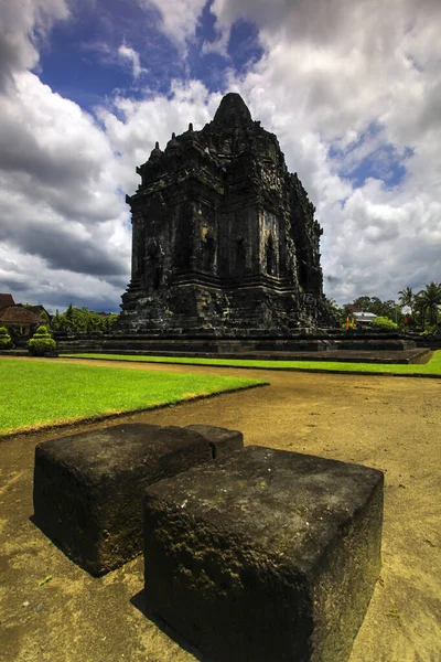 Candi Kalasan 也被称为Candi Kalibening 是印度尼西亚日惹的一座8世纪的佛教寺庙 — 图库照片