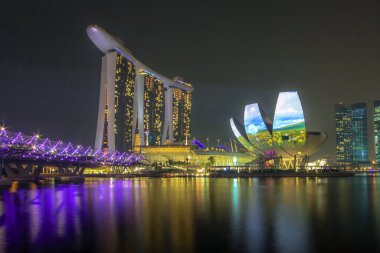 Singapur, resmi adıyla Singapur Cumhuriyeti, Güneydoğu Asya 'da bulunan bir ada ülkesidir. 23 05 2023