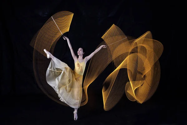 Prachtige Ballerina Dansen Met Licht Jakarta Indonesië Schot Verschillende Lichten — Stockfoto