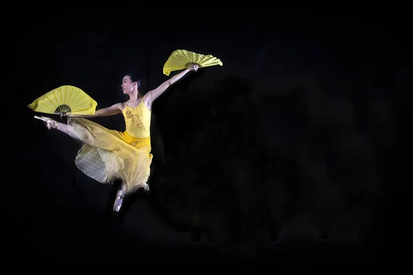 Belle Ballerine Danse Avec Lumière Jakarta Indonésie Tourné Dans Plusieurs — Photo