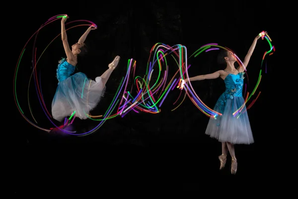 Hermosa Bailarina Bailando Con Luz Yakarta Indonesia Disparada Varias Luces —  Fotos de Stock