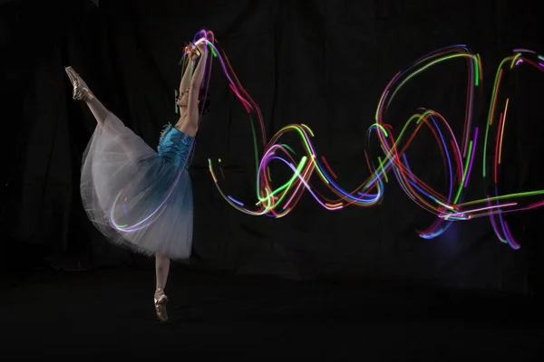 Krásná Ballerina Tanec Světlem Jakarta Indonésie Shot Několika Světlech Získat — Stock fotografie