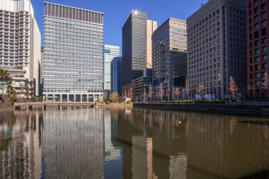 Tokyo, Japonya 'nın yoğun başkenti, neon ışıklı gökdelenlerden tarihi tapınaklara kadar ultra modern ve geleneksel yapıları karıştırıyor. 16 08 2023