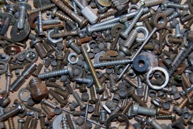 Bağlamak için ufak tefek şeyler. Çeşitli ekipmanlar. Efendinin deposu..