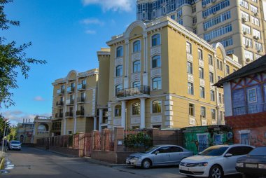 Otel Grand Otrada. Güzel, modern, deniz kenarında rahat bir otel..