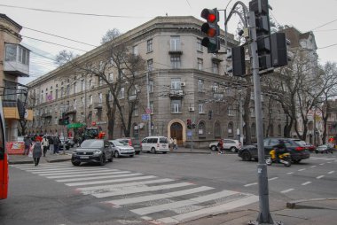 Odessa 'nın evleri ve sokakları. Milyonlarca insanın yaşadığı bir şehirde her gün..