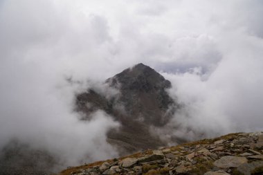 İtalyan Alpleri'nde dağ manzarası