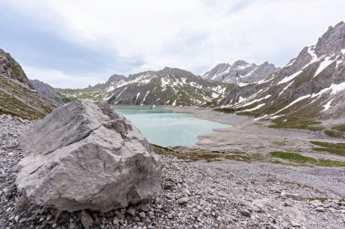 Yüksek Tatra ve Slovakya 'da güzel bir dağ manzarası