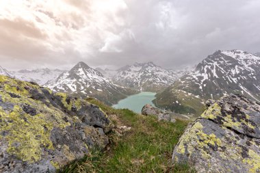 Dağlı güzel manzara