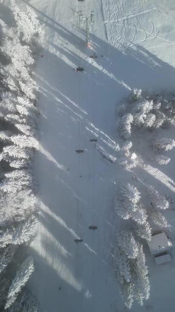 Estación Esquí Nieve Estación Esquí Las Montañas Vista Aérea — Vídeos de Stock
