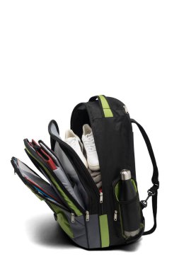 Yuvarlanan yeşil sırt çantası beyaz arka planda izole edilmiş. Fermuarlı ve omuz bantlı seyahat çantası. Sırt çantası mı? Tuval okul çantası. Kolu ve tekerlekleri olan katlanabilir çanta. en üstteki görünüm.