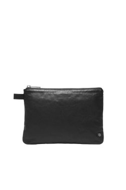 Kişisel bakım gereçleri, debriyajlar ya da seyahat ve devam tarzı aksesuarlar için mükemmel beyaz bir zemin üzerinde zarif fermuarlı siyah deri çanta