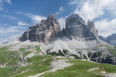 Yazın Lavaredo 'nun Üç Tepesi, Dolomitler, İtalya