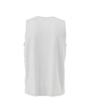 Beyaz arkaplanda kolsuz tişört çalıştırma