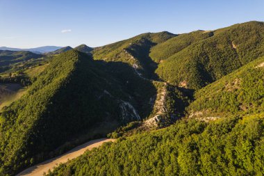 İtalya 'nın Marche bölgesindeki kırsal hava manzarası