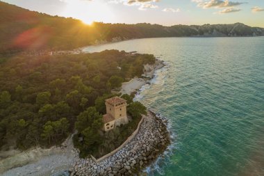 İtalya 'daki Portonovo' nun havadan görünüşü