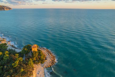 İtalya 'daki Portonovo' nun havadan görünüşü