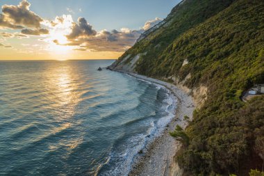 İtalya 'daki Portonovo' nun havadan görünüşü