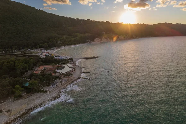 İtalya 'daki Portonovo' nun havadan görünüşü