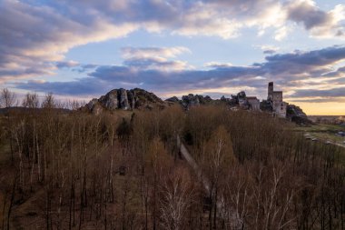 Polonya 'daki Olsztyn' deki kalenin hava manzarası yıkılıyor